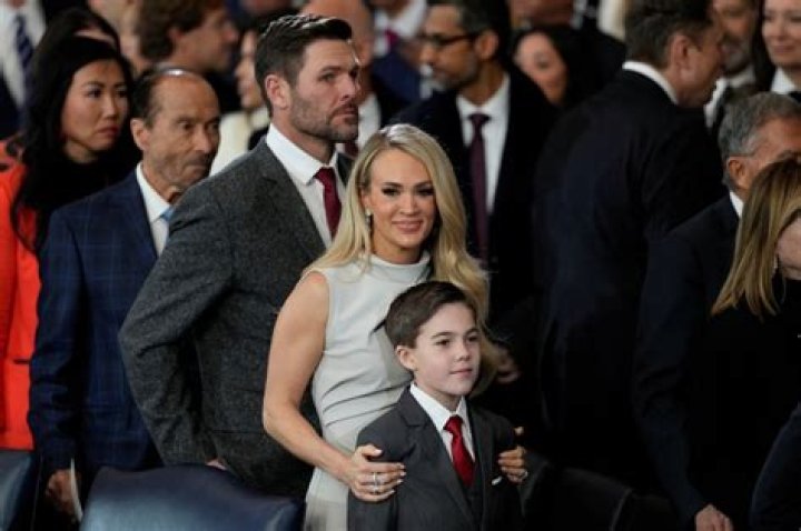 
Who Is Carrie Underwood? All About Her Net Worth, Husband, and Kids 